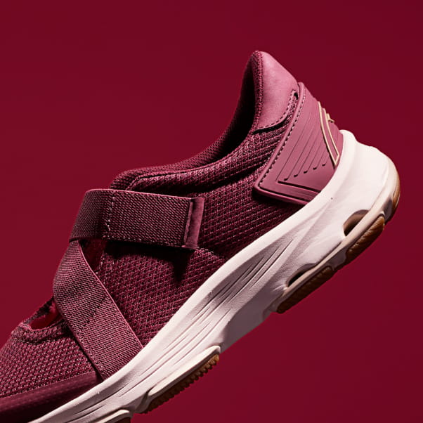 Burgundy sneaker