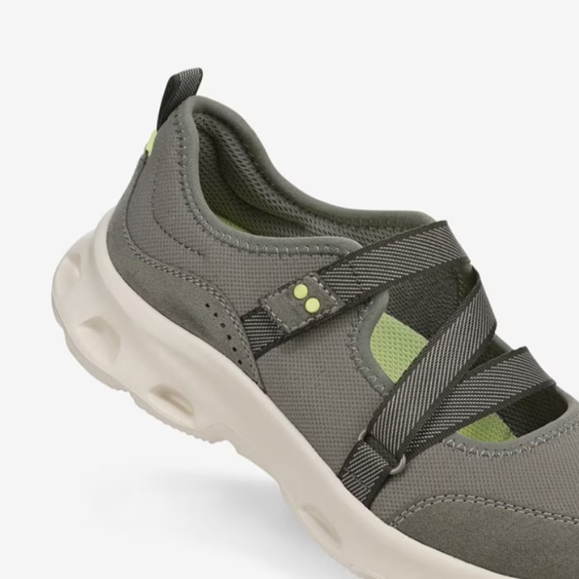 A Rykä Activfoam Mary Jane shoe